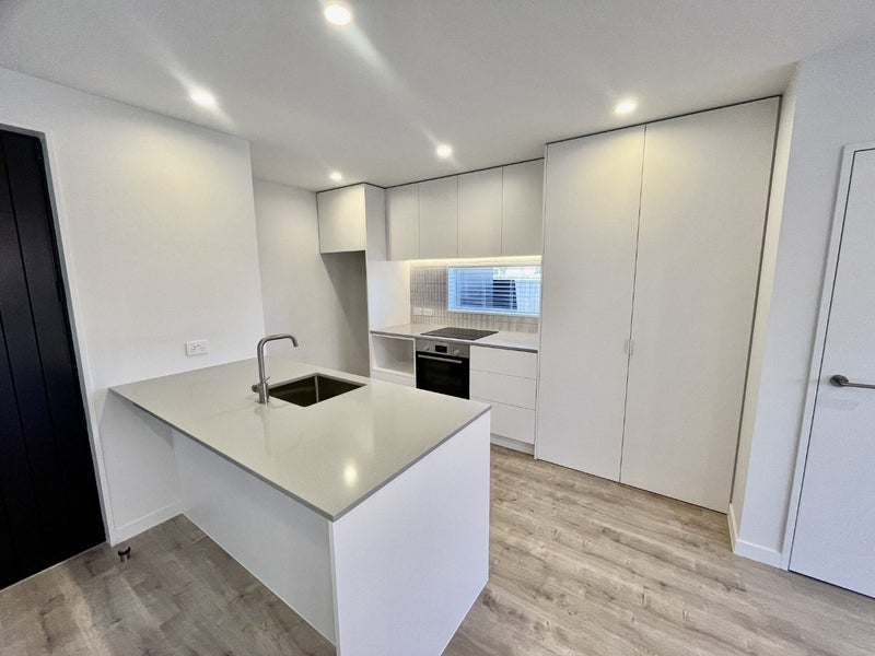 Somerfield, 2 bedrooms64659384314243111