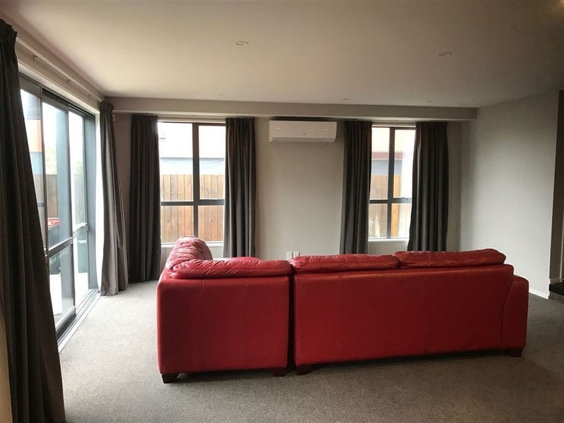 Edgeware, 3 bedrooms64659384368770113