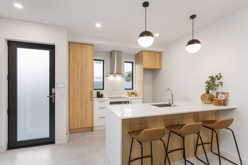 St. Albans, 3 bedrooms64659484196866111