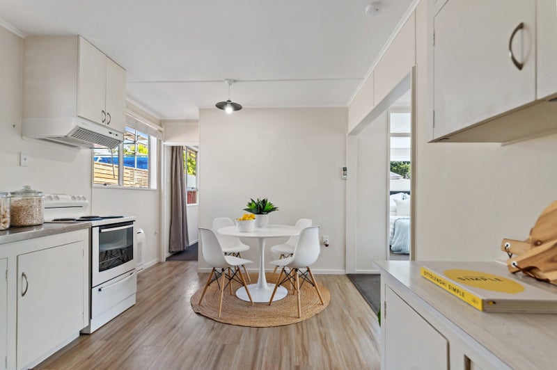 Sydenham, 3 bedrooms64659484203651112