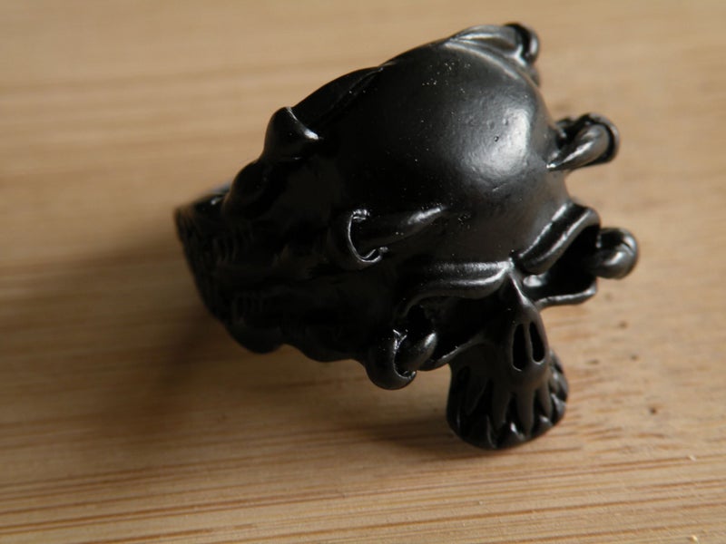 Black Skull in Claws Ring #2 Size 12 Carousel 1