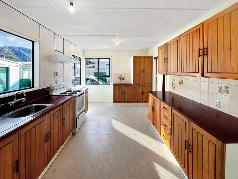 Wainuiomata, 4 bedrooms64659582922883110