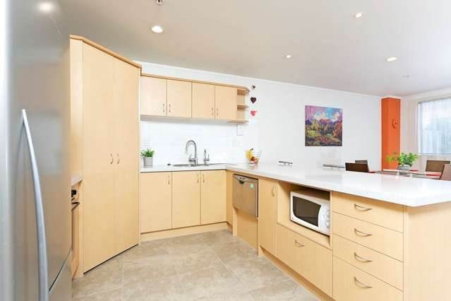 A Rare Find With Garden & 2-car Parking!64659582945795114