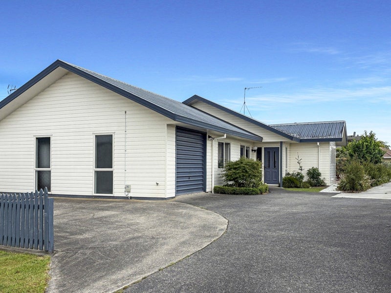 Fairview Downs, 4 bedrooms64659681910401110