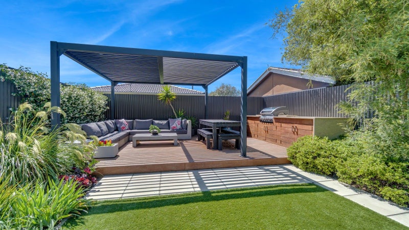 Modern coastal living – must be sold!64659682016770112