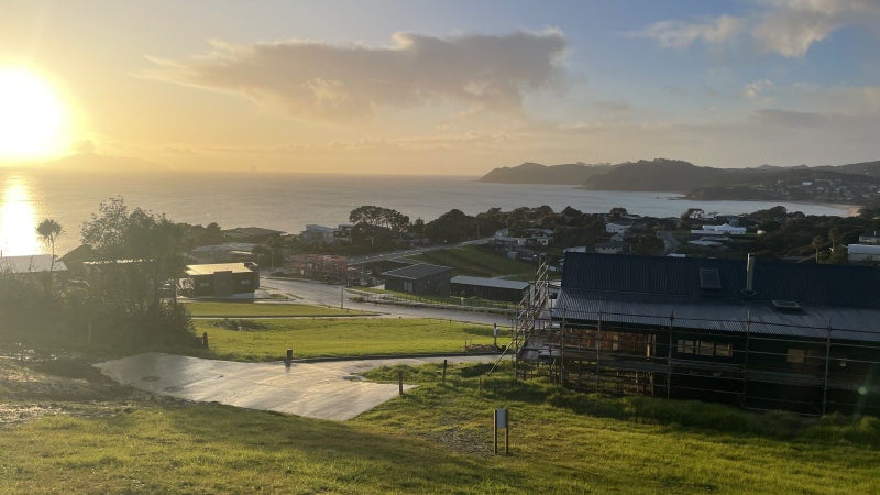 Claim Your Slice of Paradise64659781840258112