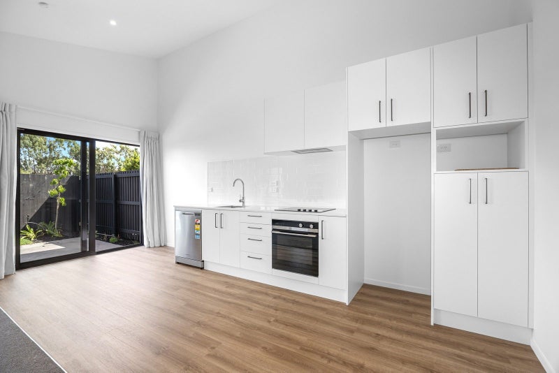 Yaldhurst , 2 bedrooms64659781932929111