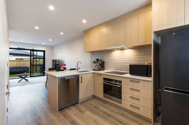 Hobsonville, 2 bedrooms64660081231105113