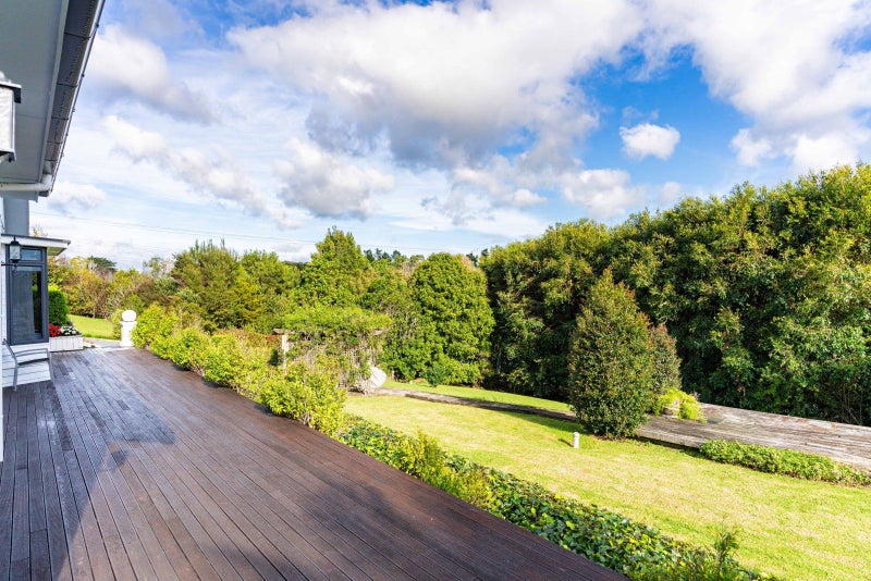 Private Coastal Living in Sandspit64660081247618112