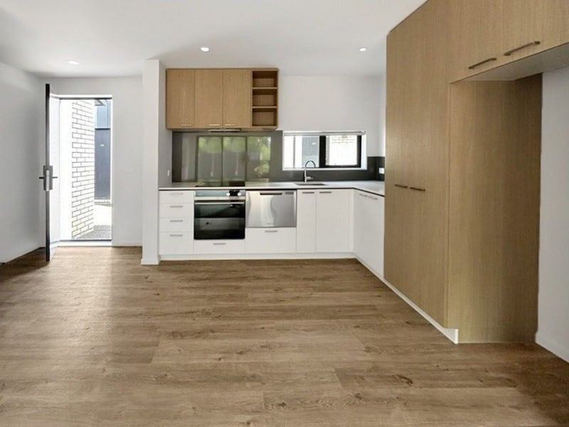 Shirley, 2 bedrooms64660182675331113