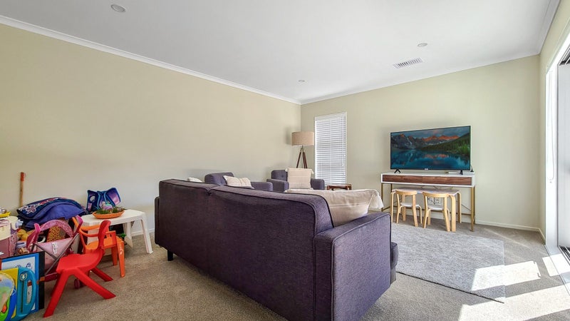 Churton Park, 3 bedrooms64660373102978113