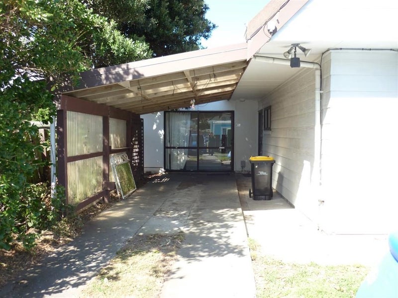 Lyall Bay, 2 bedrooms64660373180801110