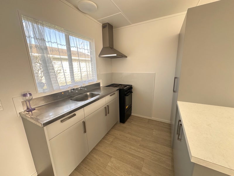 Trentham, 1 bedroom64660373213058113