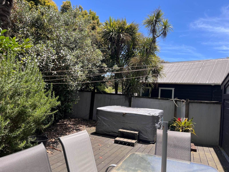 Titirangi, 3 bedrooms64660373256963114