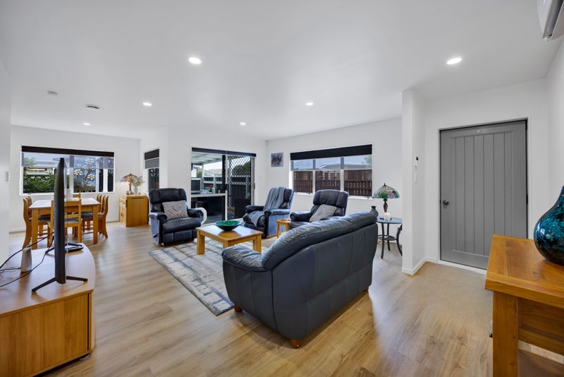 Vendor Relocating - Must Be Sold64660373290883114