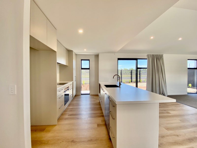 Lincoln, 3 bedrooms64660566110977111