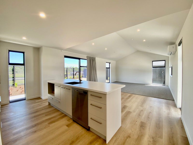 Lincoln, 3 bedrooms64660566110977113