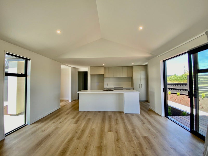 Lincoln, 3 bedrooms64660566110977114