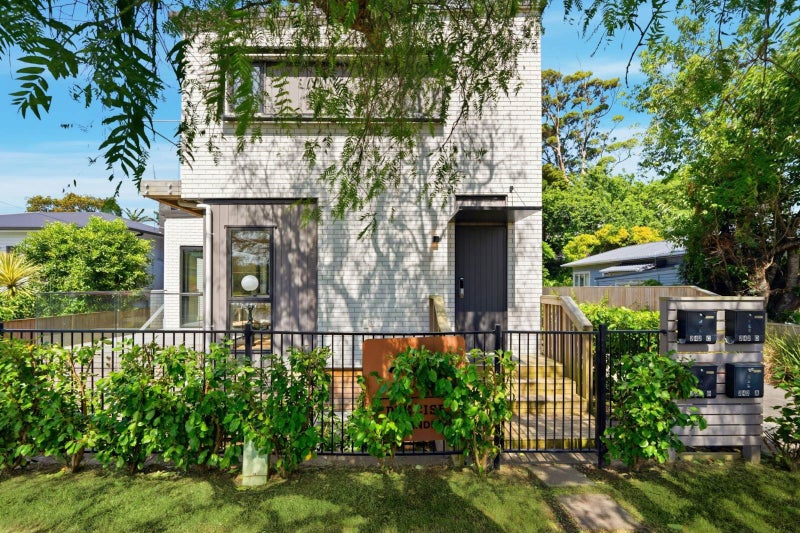 Modern Family Home in Sought-After Epsom64660673621506113