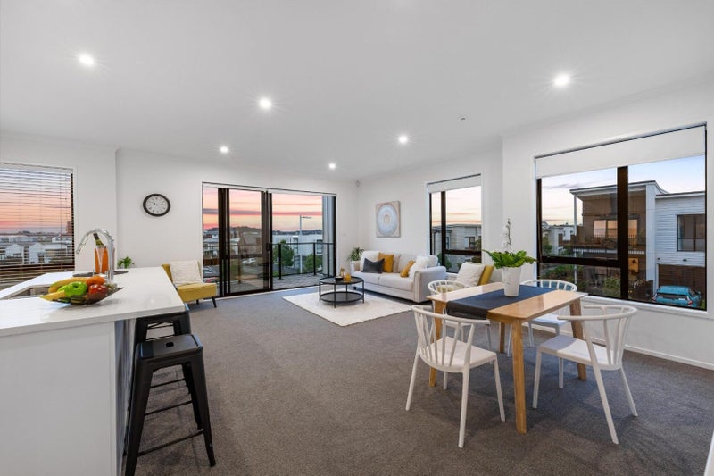 Hobsonville, 3 bedrooms64660761780994113