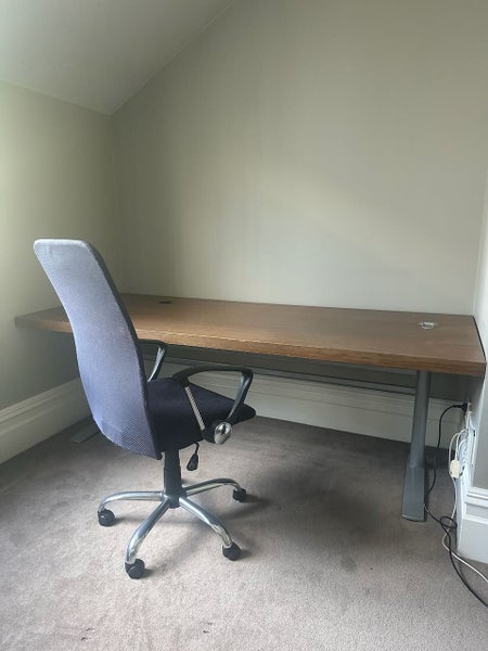 Adjustable workstation + ergonomic chair64661103796739110