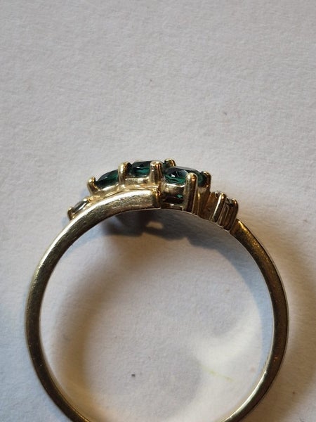 Vintage emerald and diamond ring Carousel 2