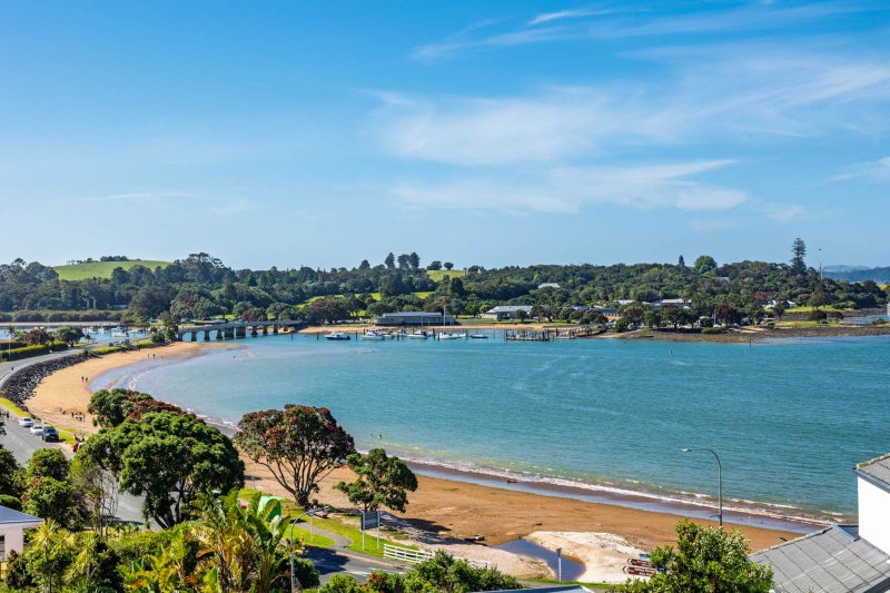 Exceptional Coastal Living — Steps From The Water64661255499265111