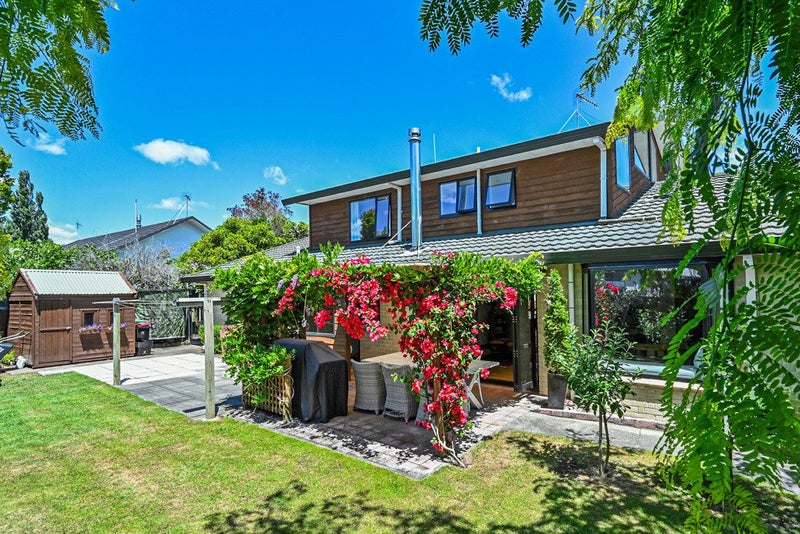 Spacious, Renovated, Family Home With '80s Flair64661154590723112