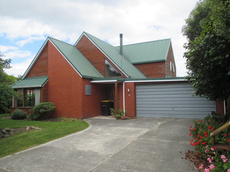 Woodend, 2 bedrooms64661255426177110