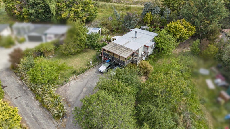 Superb Living at 9 Tipapa Place, Greta Valley64661255462530110