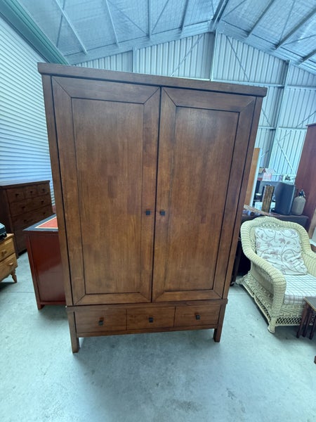 Modern XL Wooden Wardrobe with Draw x 1 Carousel 1
