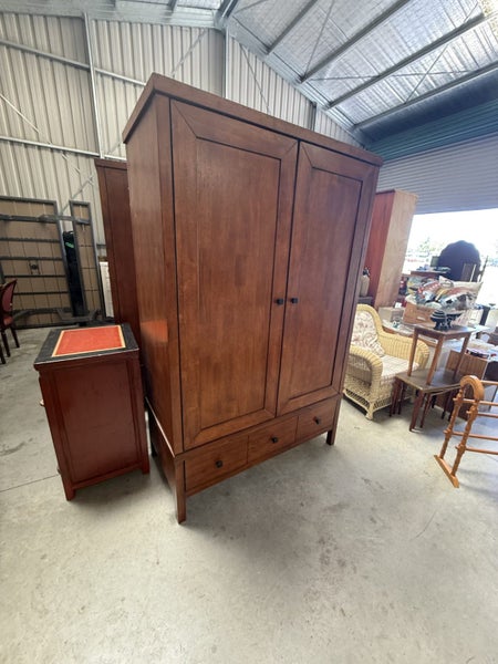 Modern XL Wooden Wardrobe with Draw x 1 Carousel 2