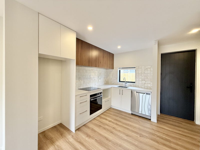 Sydenham, 2 bedrooms64661447160578111