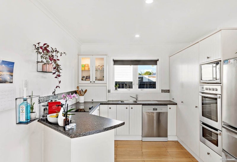 Te Atatu South, 2 bedrooms64661549257473112