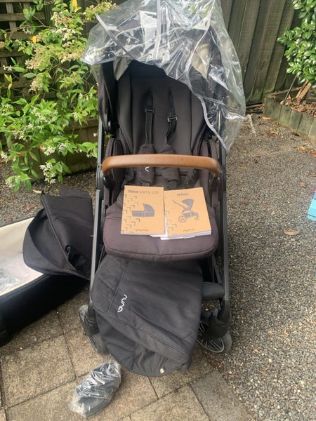 Nuna Mixx Stroller and carry cot plus extras64873939544578112