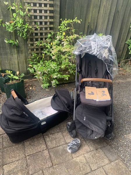 Nuna Mixx Stroller and carry cot plus extras64873939544578110