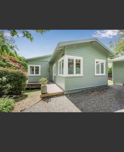 Raumati Beach, 3 bedrooms64663454368002110