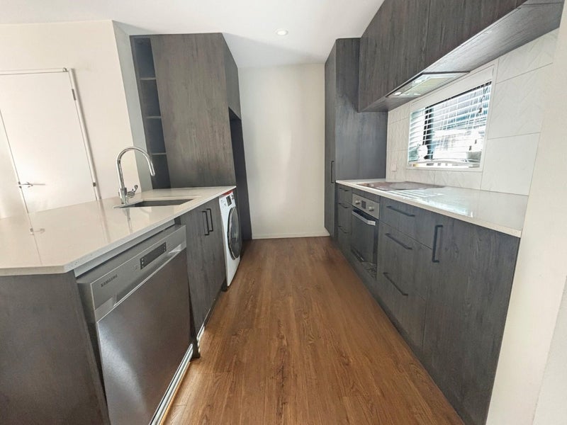 Addington, 2 bedrooms64668572252546112