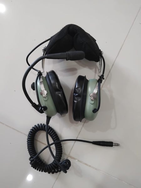 Aviation headset Carousel 1