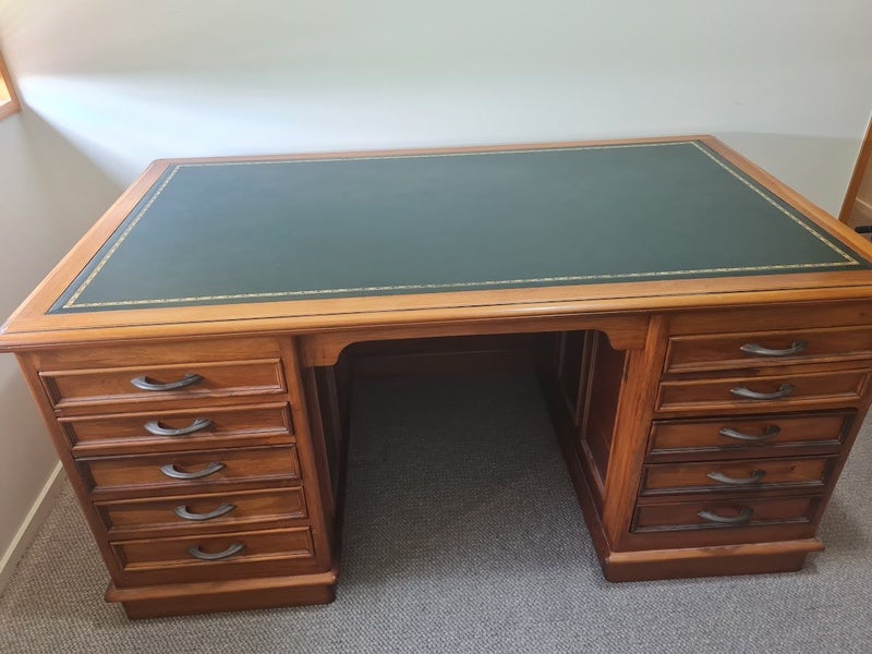 Office Desk Carousel 1