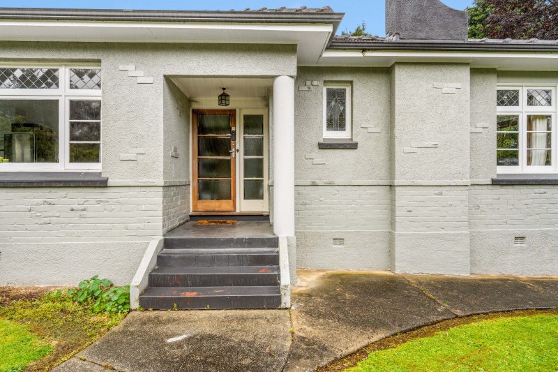 Classic Kiwi bungalow with personality plus64668882772994112