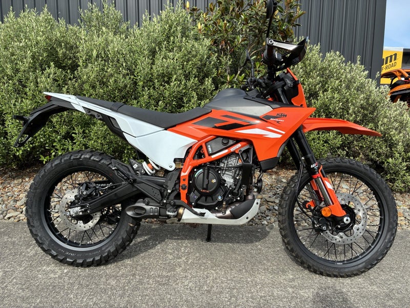 2025 KTM 390 Enduro R64668981778818110