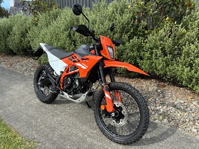 2025 KTM 390 Enduro R64668981778818111