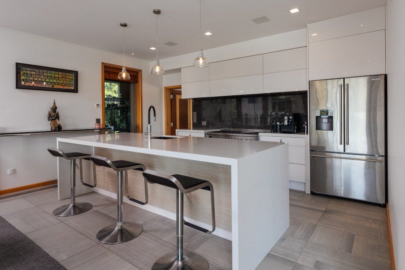 Impressive family home64669080166786114