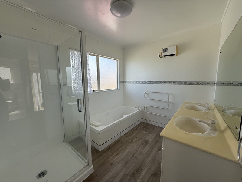 Stanmore Bay, 3 bedrooms64669590733186114