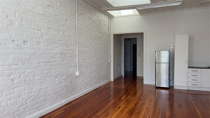 Grafton, Studio64669590761217112