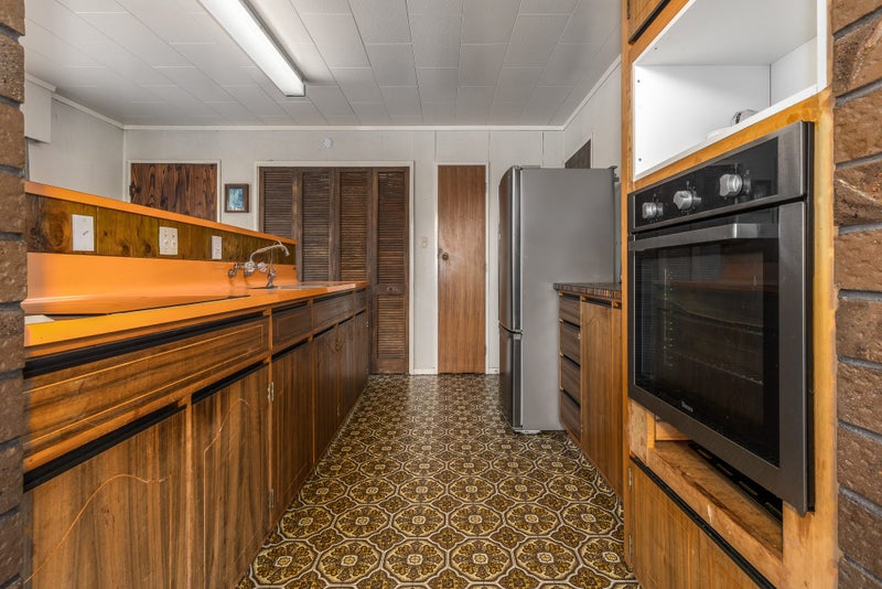 3-4 Beds + Sleepout + Mechanics Pit64747520328193111