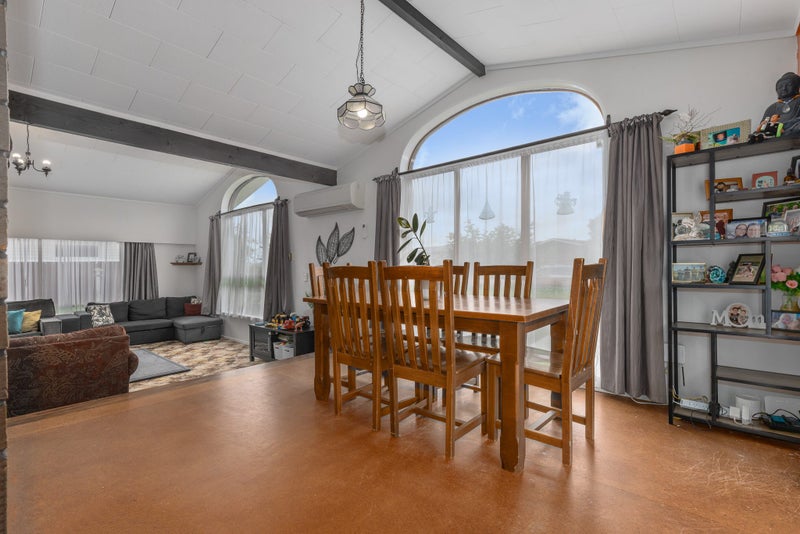 3-4 Beds + Sleepout + Mechanics Pit64747520328193114