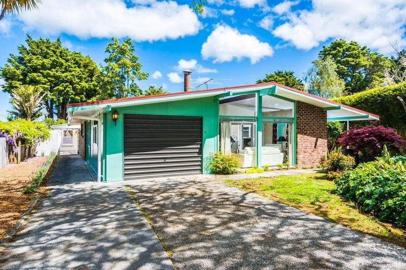 Hillcrest, 3 bedrooms64669690243585110