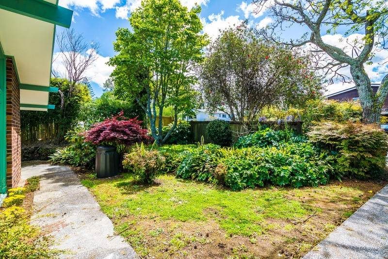 Hillcrest, 3 bedrooms64669690243585111